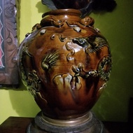 guci tua antik kuno motif naga