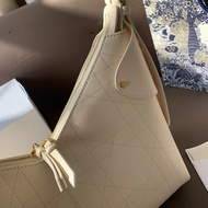 V-Shaped One-Shoulder Underarm Bag da4b