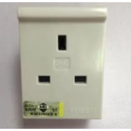 3 WAY 13A SOCKET OUTLET ADAPTOR (692 WHI)