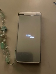 SHARP AQUOS 翻蓋手機