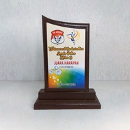 Piala Vandel Kayu Asli Plakat Piagam Suvenir Magang Wisuda Pembicara