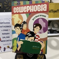 Buku Novel Komedi Romantis Cewephobia Ary Risaf Arisandi