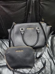 $400／2個 Michael Kors 黑色手袋