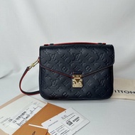 LV POCHETTE MÉTIS牛皮壓紋郵差包
