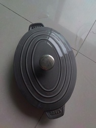 Staub 橢圓形鑄鐵鍋 灰色