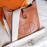 Hermes Evelyne 29 福寶馬鞍皮金扣