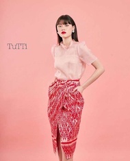 TuTTi Mora Mudmee Silk Skirt กระโปรงผ้าไหมมัดหมี่ ผ่าหน้า สีแดง ไหมไทย เสื้อผ้าแฟชั่นสตรี