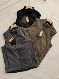 外國預訂 3色選 Arcteryx 拉鍊口袋 atom lt vest 户外機能羽絨背心