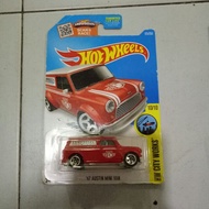 Hot Wheels "67 Austin Mini Van