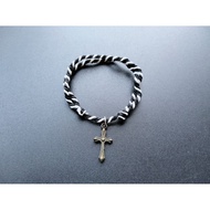 G685 BLACK AND WHITE TRIDARU ROPE CROSS BRACELET