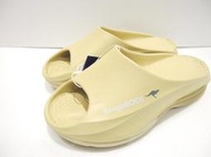 KangaROOS 美國袋鼠鞋~男款 VOYAGE 2 一體成形防水 高緩衝 休閒拖鞋 運動拖鞋[KM41381]奶茶