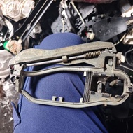 bmw x5 e53 door inder handle bracket