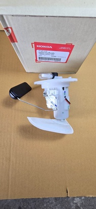 ชุดปั้มน้ำมันเชื้อเพลิง ปั้มติ๊ก Wave125i บังลม ปี 2005 HONDA แท้เบิกศูนย์ รหัส 16800-KPH-702