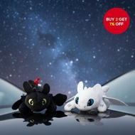 Dragon-themed car accessories with a Toothless dragon doll for helmet, car, and skylight decoration.