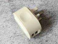 70%NEW ESF USB Power Adapter 5V 3A 雙位 充電器