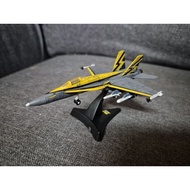 [Stok sedia ada] Model Skala Pameran Display Scale Model TUDM F-18D Hornet 25th Anniversary Pikachu