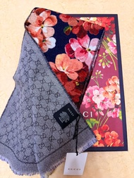 Gucci 頸巾
