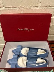 #23旋轉生日慶 Salvatore Ferragamo 霧藍色viva平底鞋8.5號 D楦