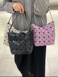 🔥清庫存｜超低價走貨|BAO BAO ISSEY MIYAKE 三宅一生|經典菱格幾何方格腋下包 輕盈耐造大容量通勤休閒兩用單肩包|