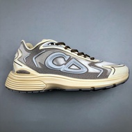 B-30 Men's Sports Shoes Fashionable All-Match Running Shoes Display