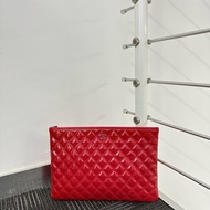 CHANEL香奈兒 深粉色刺繡牛漆皮手拿包 雙C琺瑯扣 銀扣