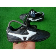 kasut futsal kanak-kanak saiz 5uk