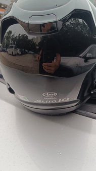 Arai Astro IQ 黑色頭盔