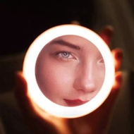電池供電的 LED 手持化妝鏡 bynckp Battery Operated LED Handy Makup Mirror 着燈化妝鏡 輕觸式着燈 調教燈光化妝鏡 充電式着燈化妝鏡 touch li