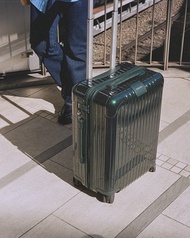 Rimowa 100%行貨 行李箱 /喼 Essential Lightweight Carry-on Cabin Suitcase (Gloss Green)