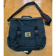 GT Hawkins Shoulder Bag Can Be Converted Into A Backpack.
