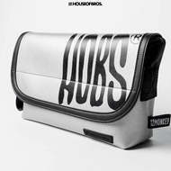 กระเป๋า hobs รุ่น Silver 12Monkey หนังPU กันน้ำสองชั้นสะพายข้าง 12 นิ้ว