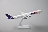 Simulation FedEx B777 Model 47cm