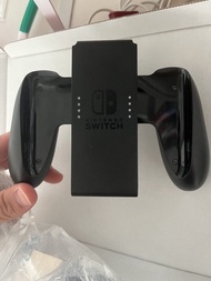 Nintendo Switch Joy-Con Grip 充電座/手制