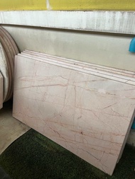 ขายถูก หินอ่อนแท้ขนาดกว้าง60ซม ยาว 100 ซม ต้องการล้างStocks