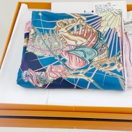閒置新Hermes/愛馬仕絲巾星辰合唱曲 70*70絲巾方巾 100%桑蠶絲 附件帶盒帶吊牌