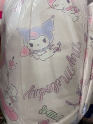 買一送一原價四百幾 日本正版sanrio kuromi melody 涼感被 180x200cm 👉 大size 而且係日本床品名牌出品 ✅ $220，2分鐘內完成付款額外送melody枕頭套一個（單