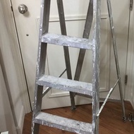 5’ Aluminum Ladder