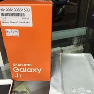 三星 Galaxy J7 手機