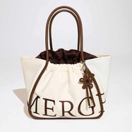 Merge a day bag "Brown Dart" อุปกรณ์ครบ พร้อมส่ง ของแท้💯 ไซส์ใหญ่