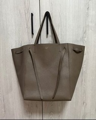 CELINE MEDIUM CABAS PHANTOM IN SOFT GRAINED CALFSKIN (TAUPE)