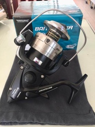 Shimano Baitrunner 8000OC Saltwater Spinning Reel