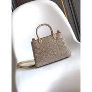 New Product Full Diamond Snake Head Series Tote Handbag, Using Cow Material, Matching Classic Snake 