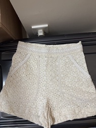 Zara 米白色蕾絲短褲
