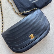 中古包 Vintage Chanel 黑色羊皮半月鏈條包