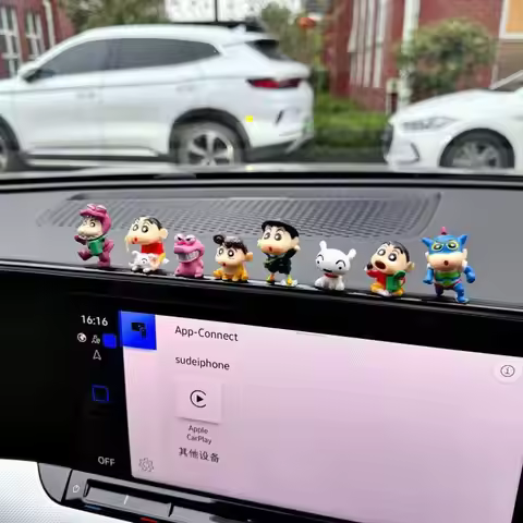 8PCS Crayon Shin-chan Car Ornaments Auto Dashboard Turning Racing Model Deco Car Individuality Cente