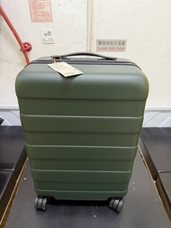100% New Muji Travel Essential Luggage Suitcase行李箱36L墨綠色 登機行李
