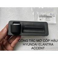NÚT BẤM MỞ CỐP HẬU HYUNDAI ELANTRA ACCENT CÓ LỖ CAMERA 2016-2021 XỊN 81260F2010