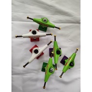 129mm,139mm滑板支架 ready  2PCS 5,5.25inch THUNDER  truck skateboard truck 进口滑板支架 independent /T桥V桥/zero