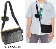 COACH蔻馳 Heritage25 中號經典老花拼色 單肩斜挎包 C8141   狀況：98新  配件：原廠小包/  小包包可掛在主包背帶上，可裝 Airpods Pro 或做為零錢包,很實用  售價：4000 （誠可小議）  尺寸：24.5*16*5  店到店/台南可面交  謝謝社團  男女都適合❤️