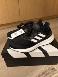 Adidas Pureboost 22 跑鞋